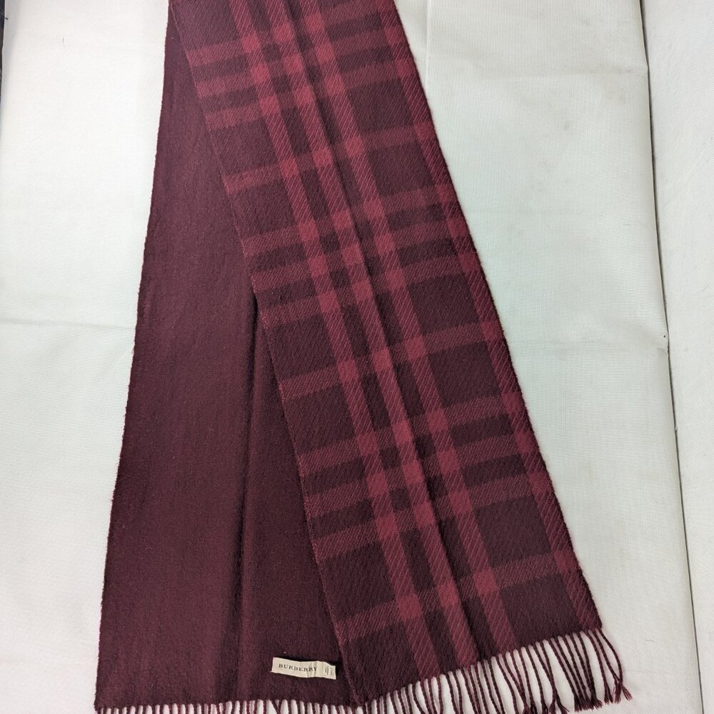 Burberry Classic Nova Check 100% Cashmere Maroon Scarf Made In Scotland - Picture 2 of 8